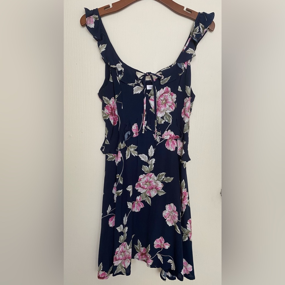 Cupcakes and Cashmere | Size: 4 Floral dress